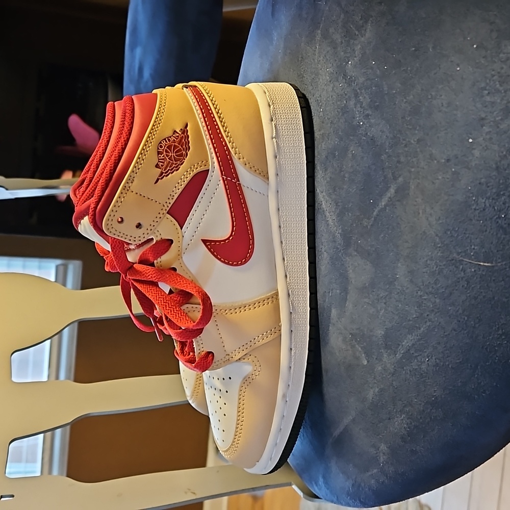 Jordan size 3.5 Y Mid Light Curry Cardinal (GS)